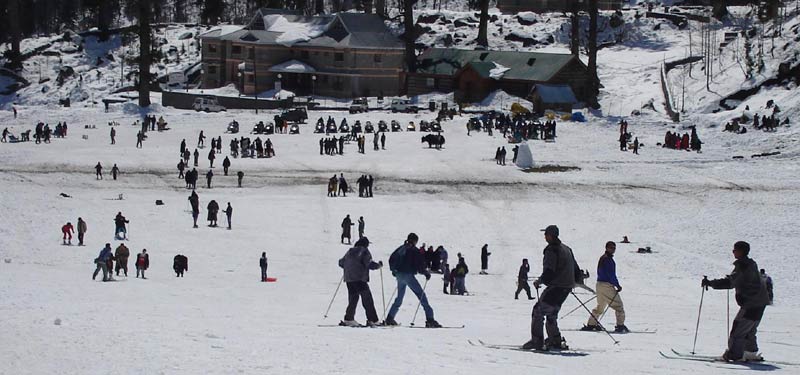 Auli Skiing