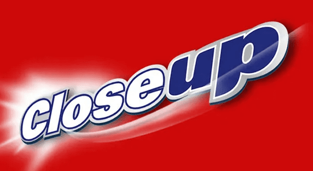 closeup tooth paste