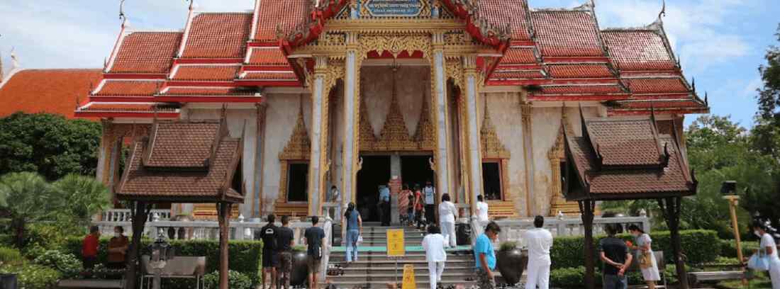 temple-market-thailand